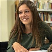 Professeure de français, native, propose des cours d'expression écrites ou orales et débats pour enfants et adultes